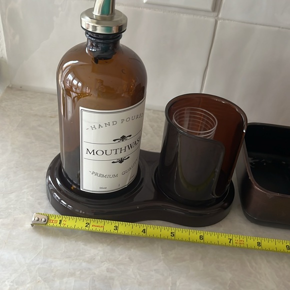 Bronze bathroom organizer mouthwash and toothbrush set - Picture 4 of 10